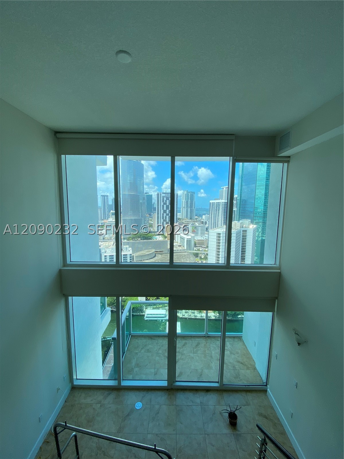 image Brickell on the River South27
