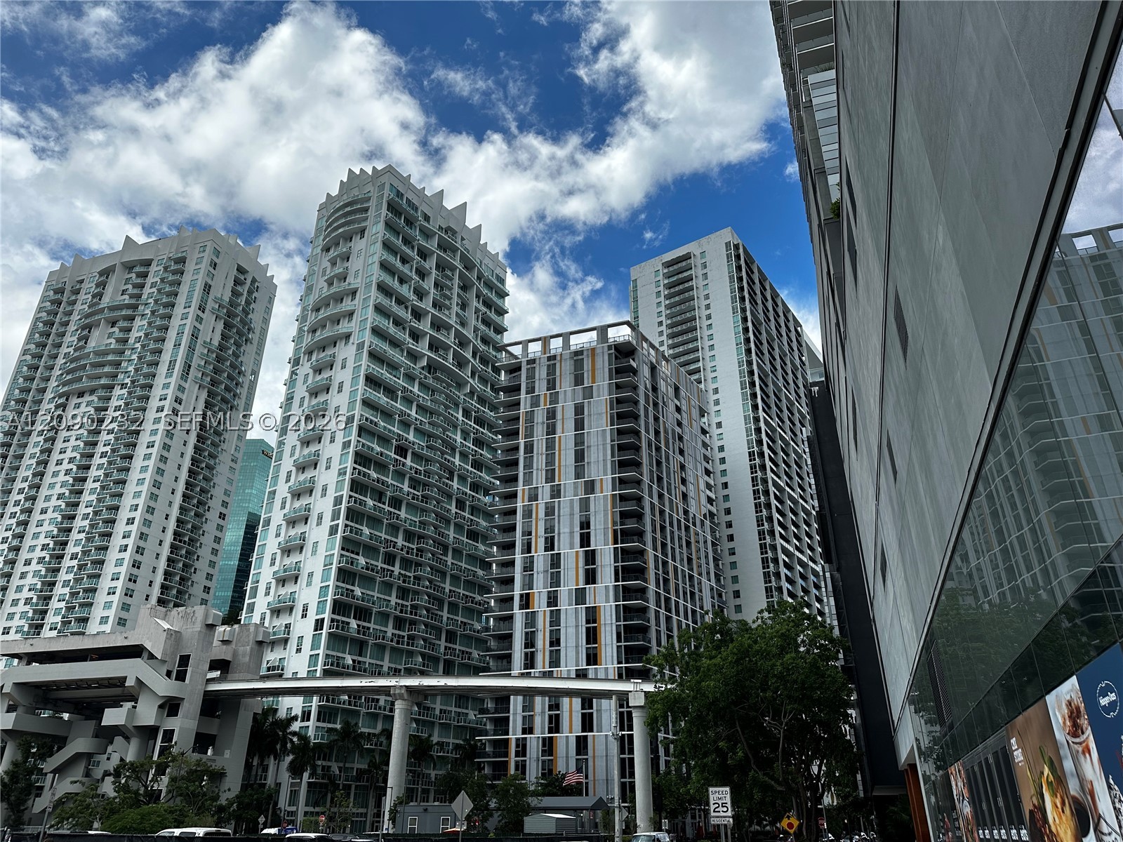 image Brickell on the River South39