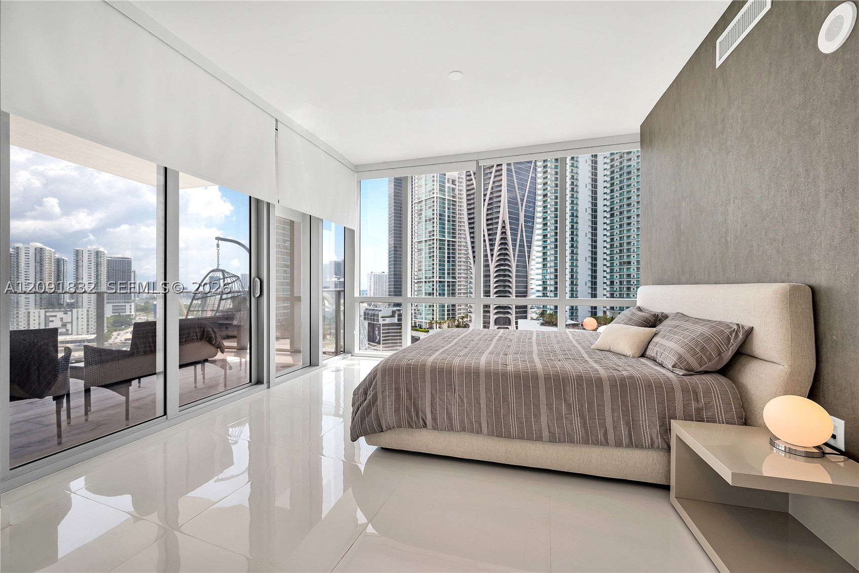 image Paramount Miami Worldcenter21