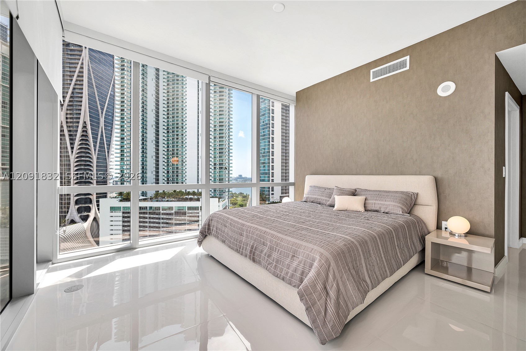 image Paramount Miami Worldcenter22