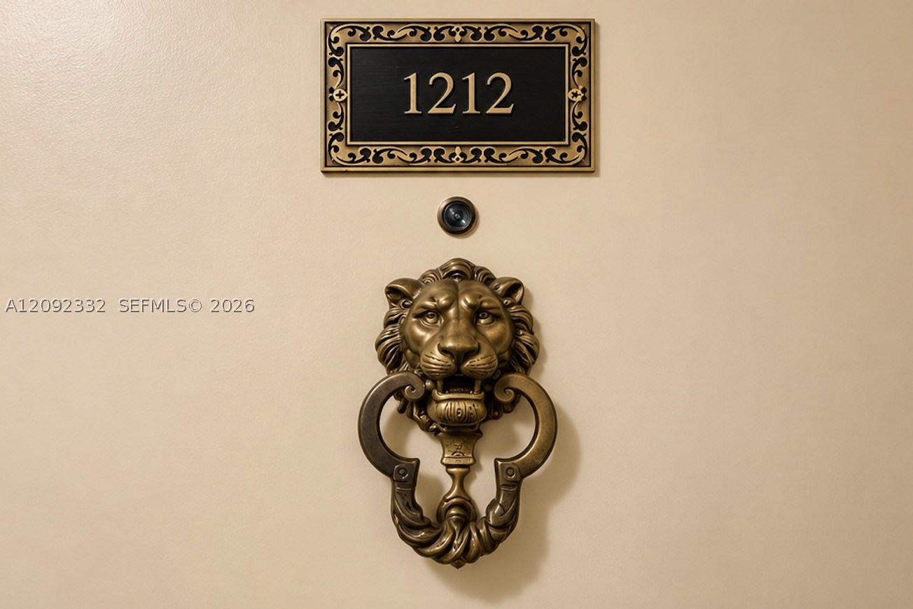 700 Biltmore Way #1212