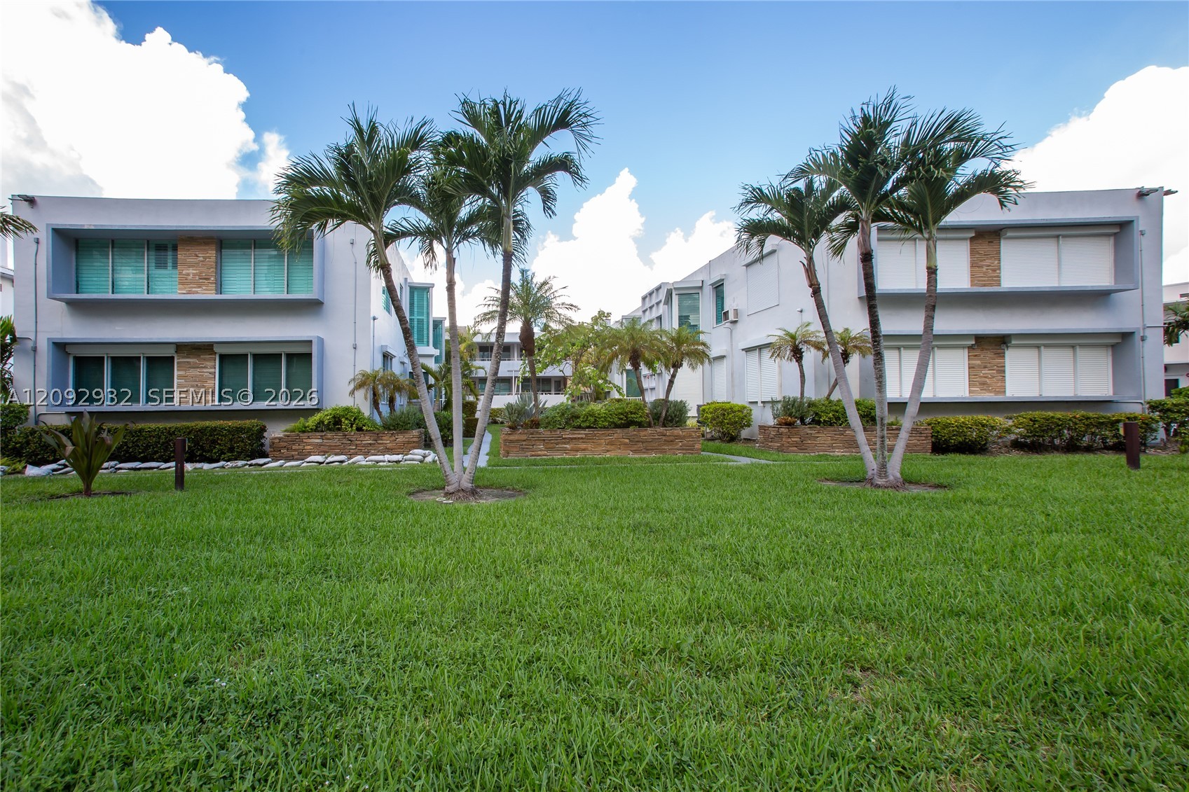 10178 Collins Ave #202