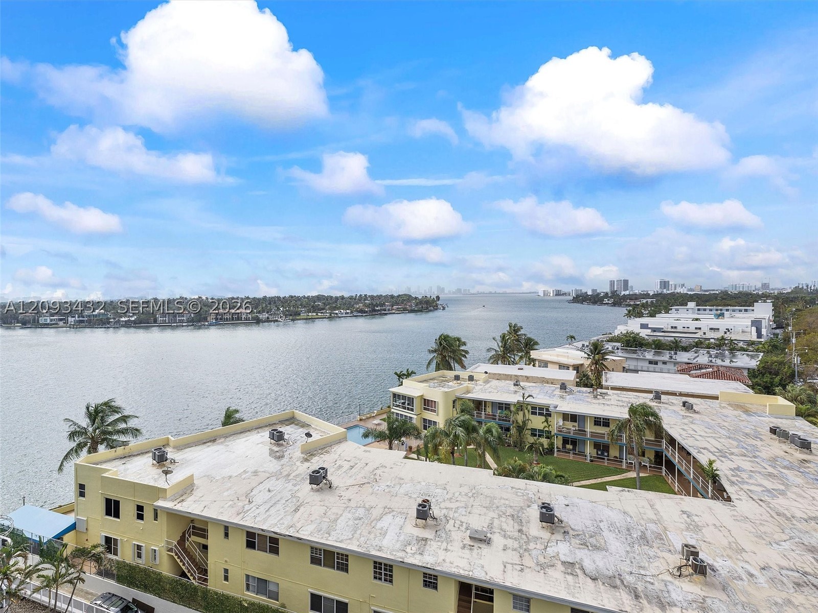 900 Bay Dr #721