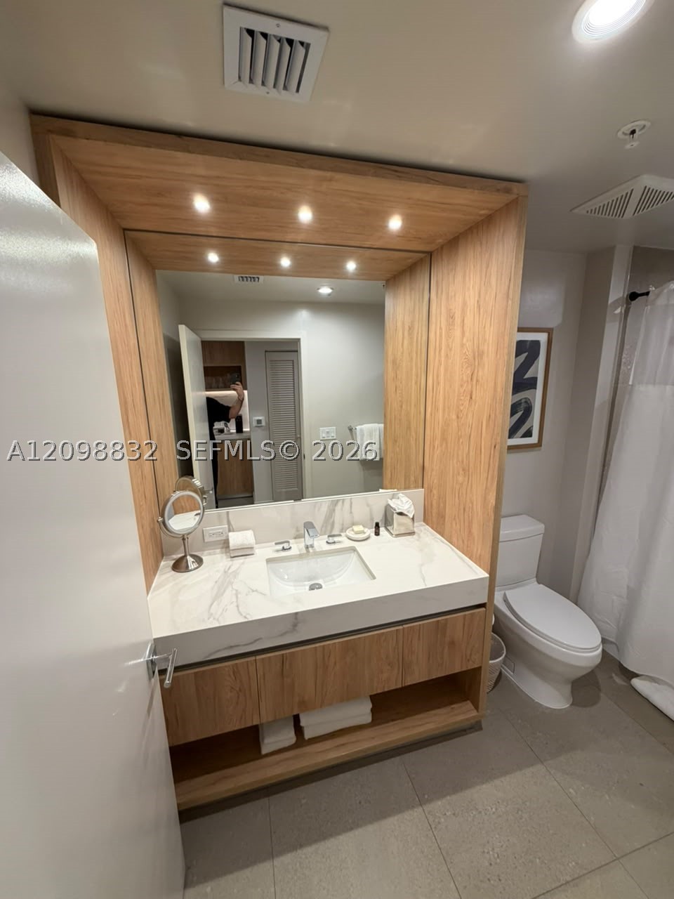 image The Crosby Miami Worldcenter10
