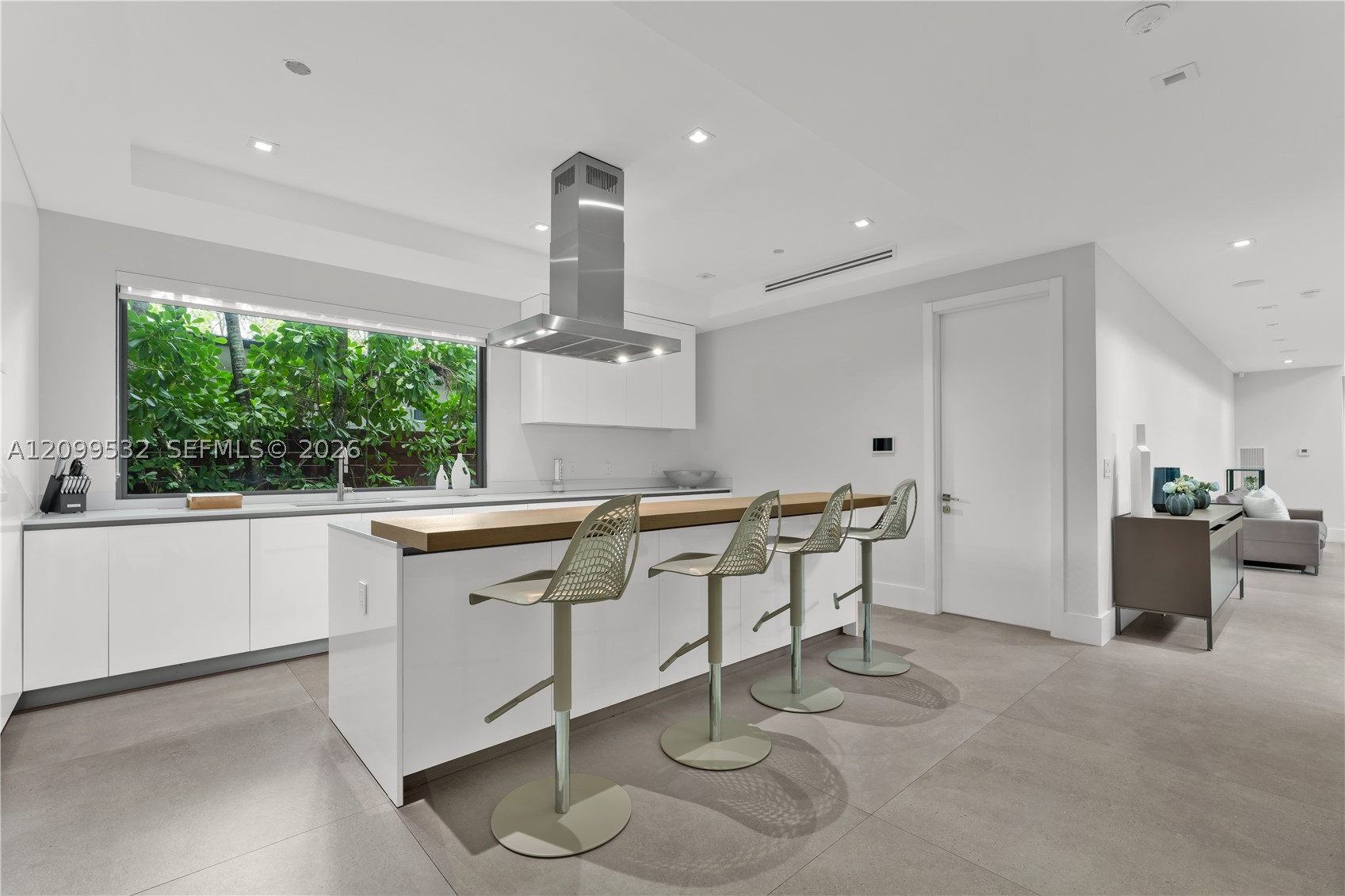 10 Samana Dr Miami, FL 33133