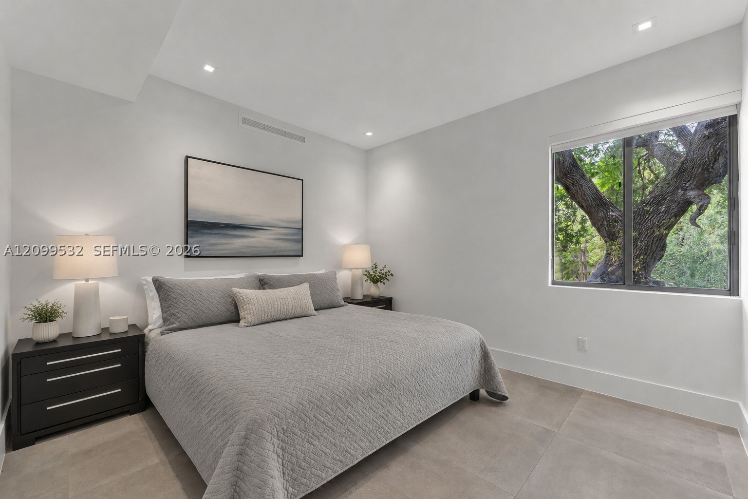 10 Samana Dr Miami, FL 33133