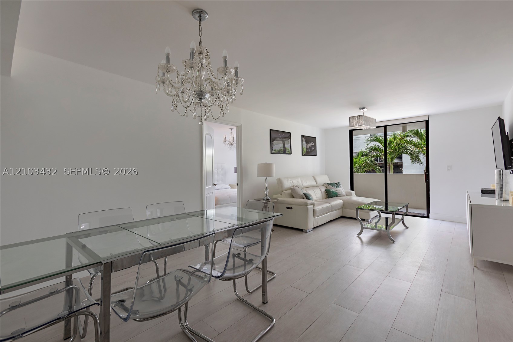 1621 Collins Ave #206