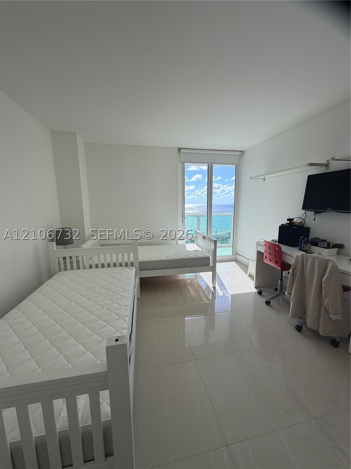 image Arlen House East13