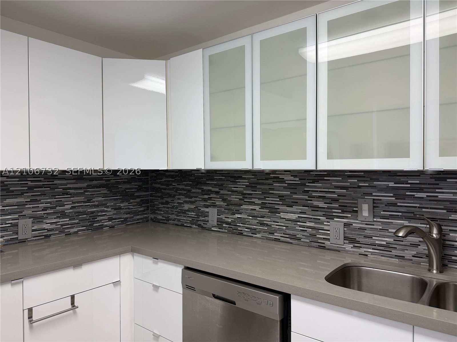 image Arlen House East7