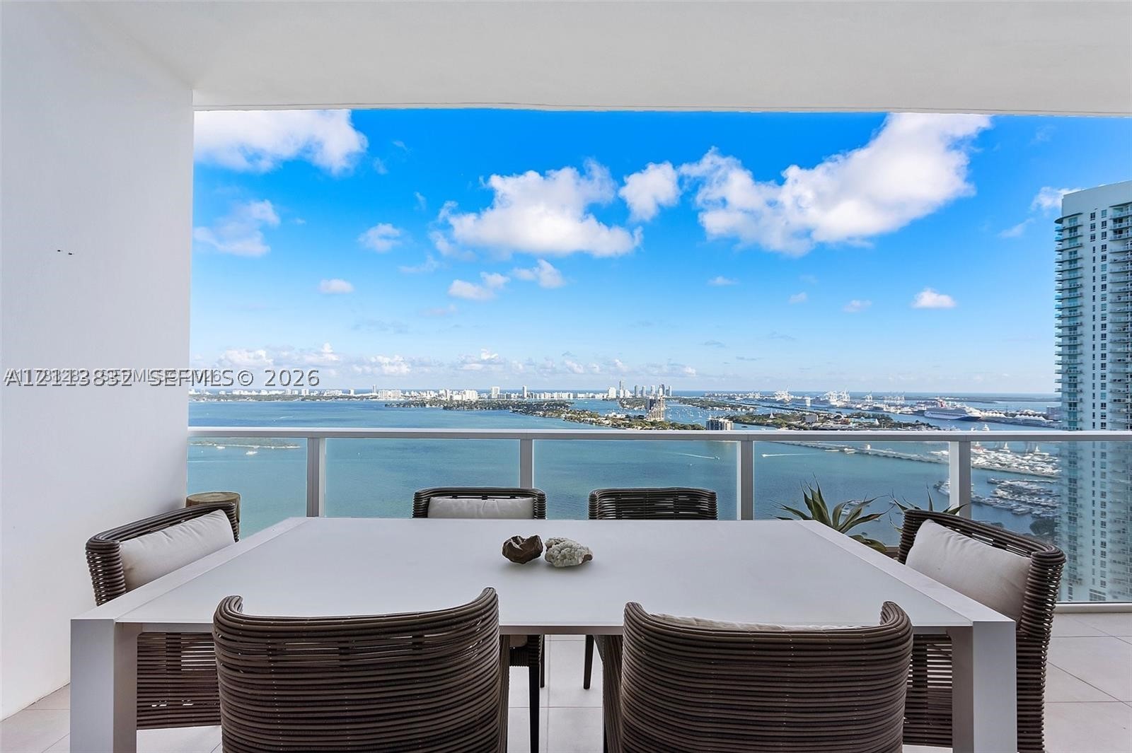 2020 N Bayshore Dr #3307