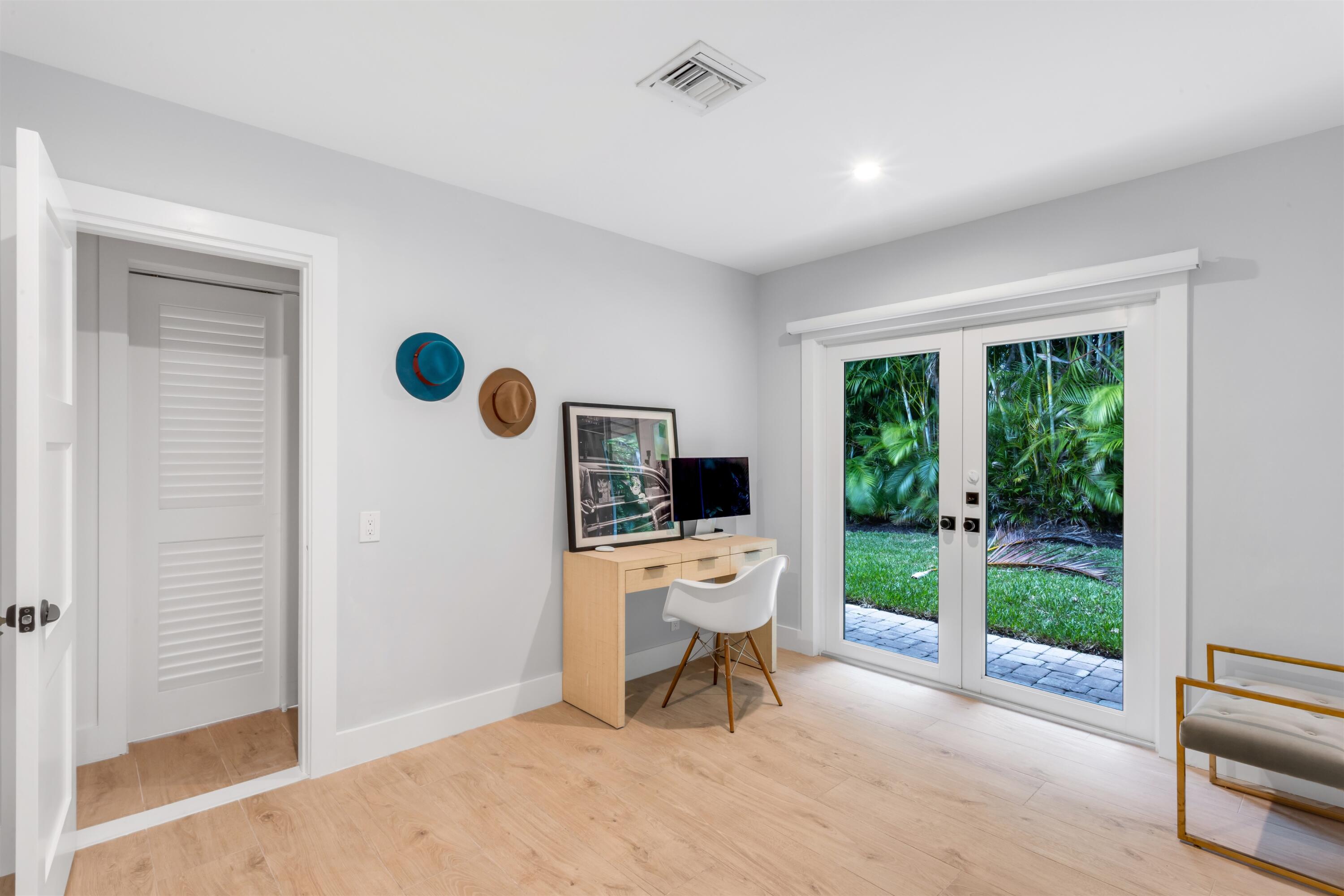 2720 Cardinal Gulf Stream, FL 33483