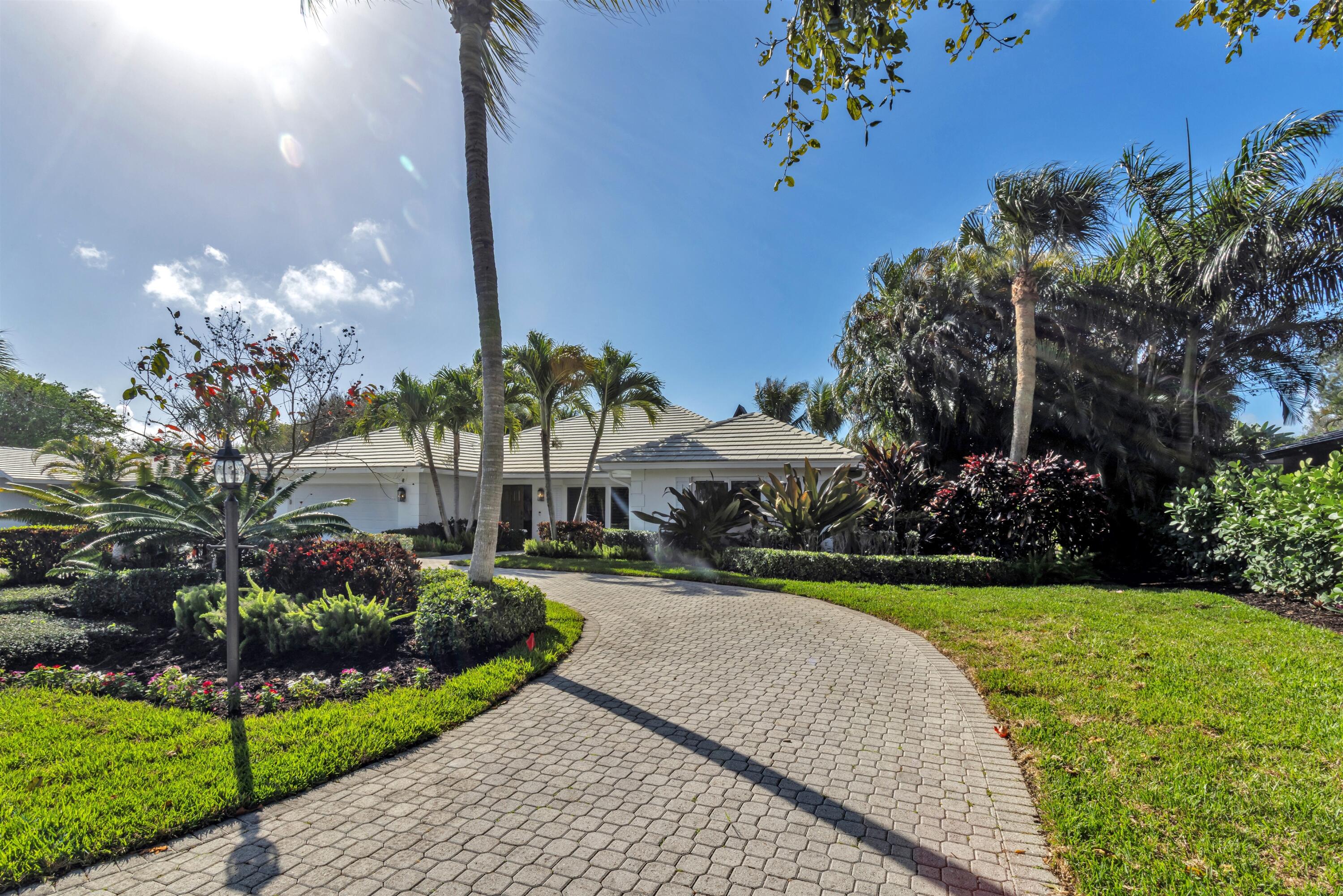 2720 Cardinal Gulf Stream, FL 33483