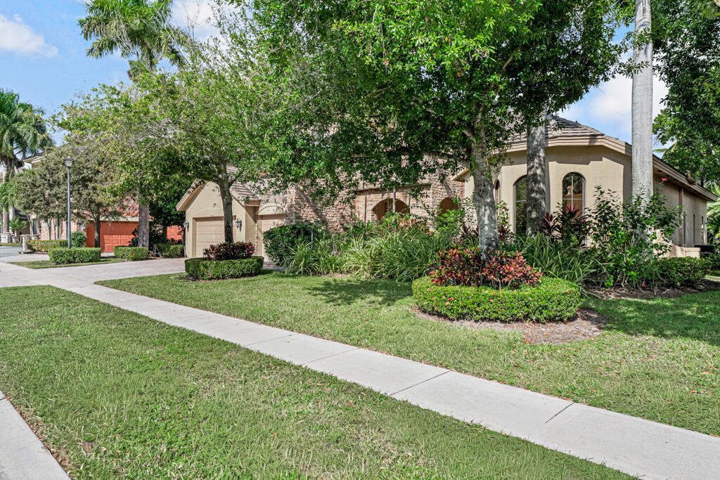 10513 Versailles Wellington, FL 33449