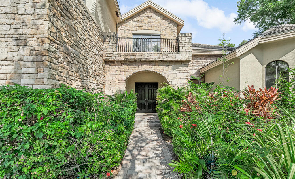 10513 Versailles Wellington, FL 33449