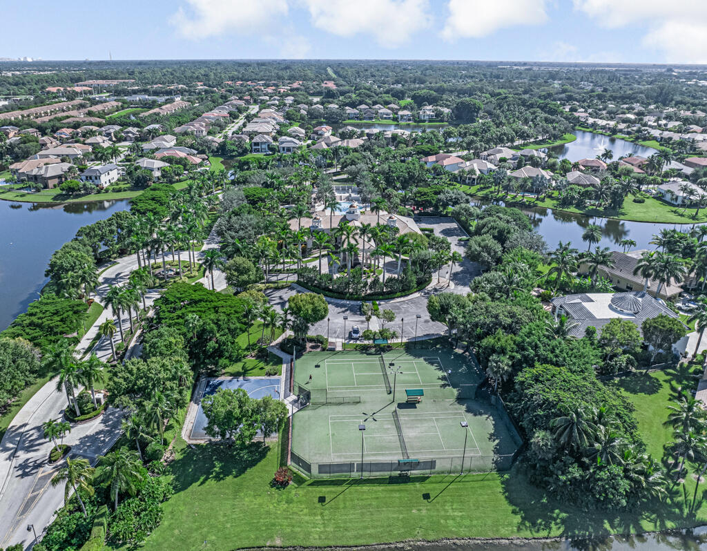 10513 Versailles Wellington, FL 33449