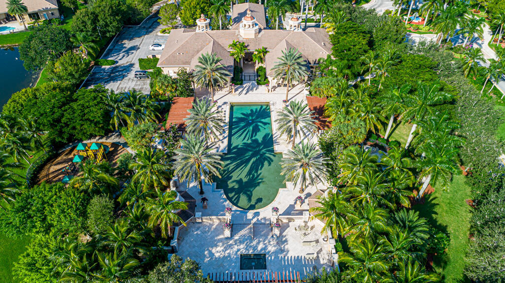 10513 Versailles Wellington, FL 33449