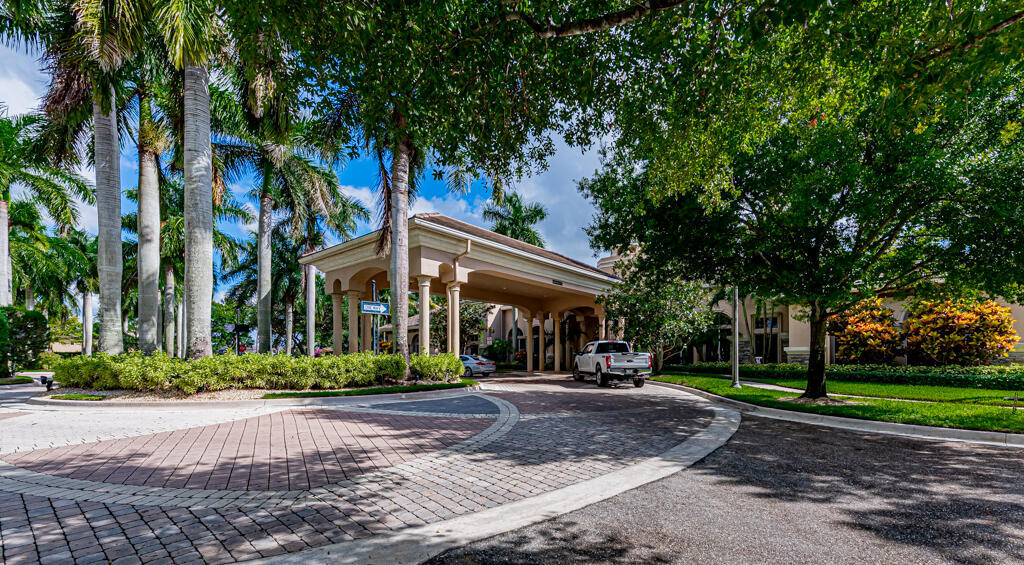 10513 Versailles Wellington, FL 33449