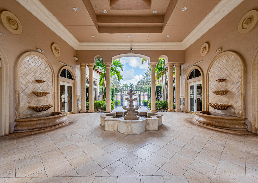 10513 Versailles Wellington, FL 33449