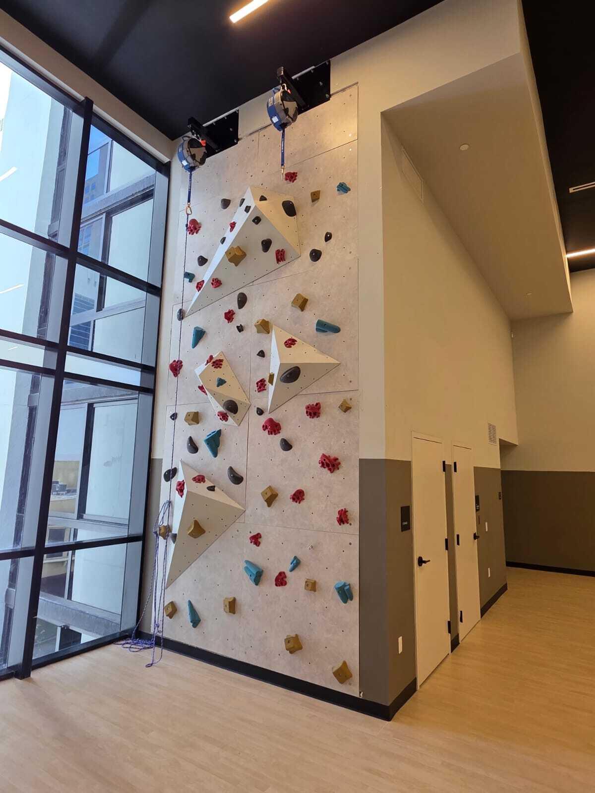 225 N Miami #804 Miami, FL 33128