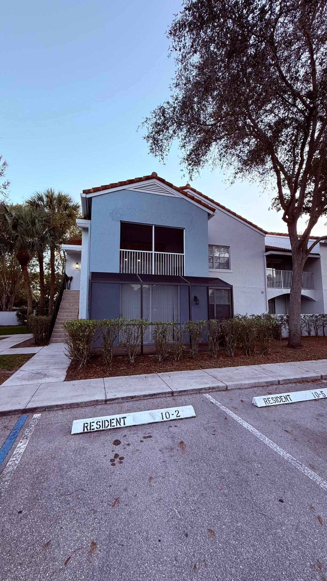 3153 Clint Moore #201