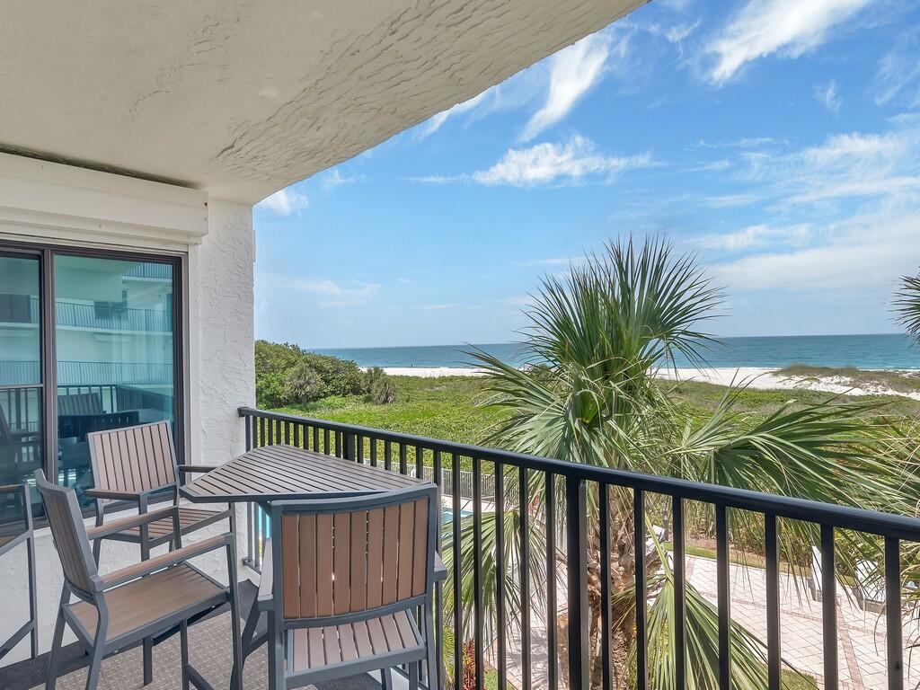 1700 Ocean #306