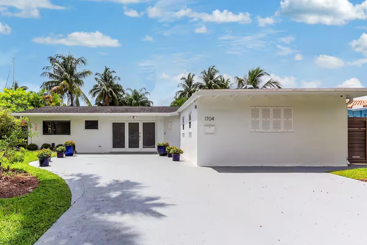 1704 SW 4th Fort Lauderdale, FL 33312