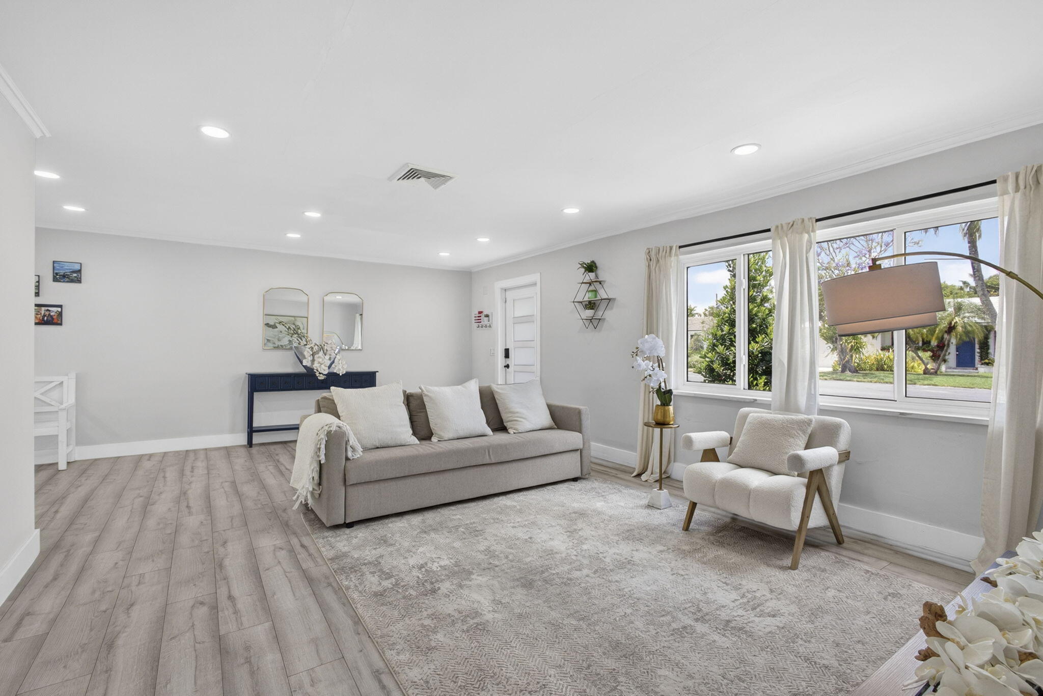 326 Alhambra West Palm Beach, FL 33405