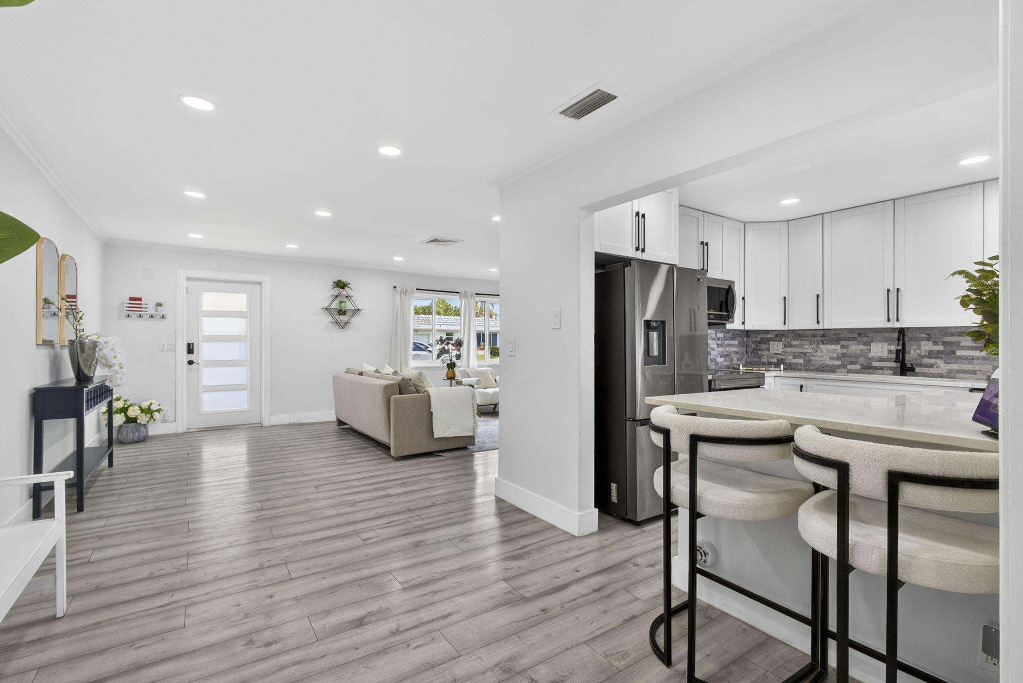 326 Alhambra West Palm Beach, FL 33405