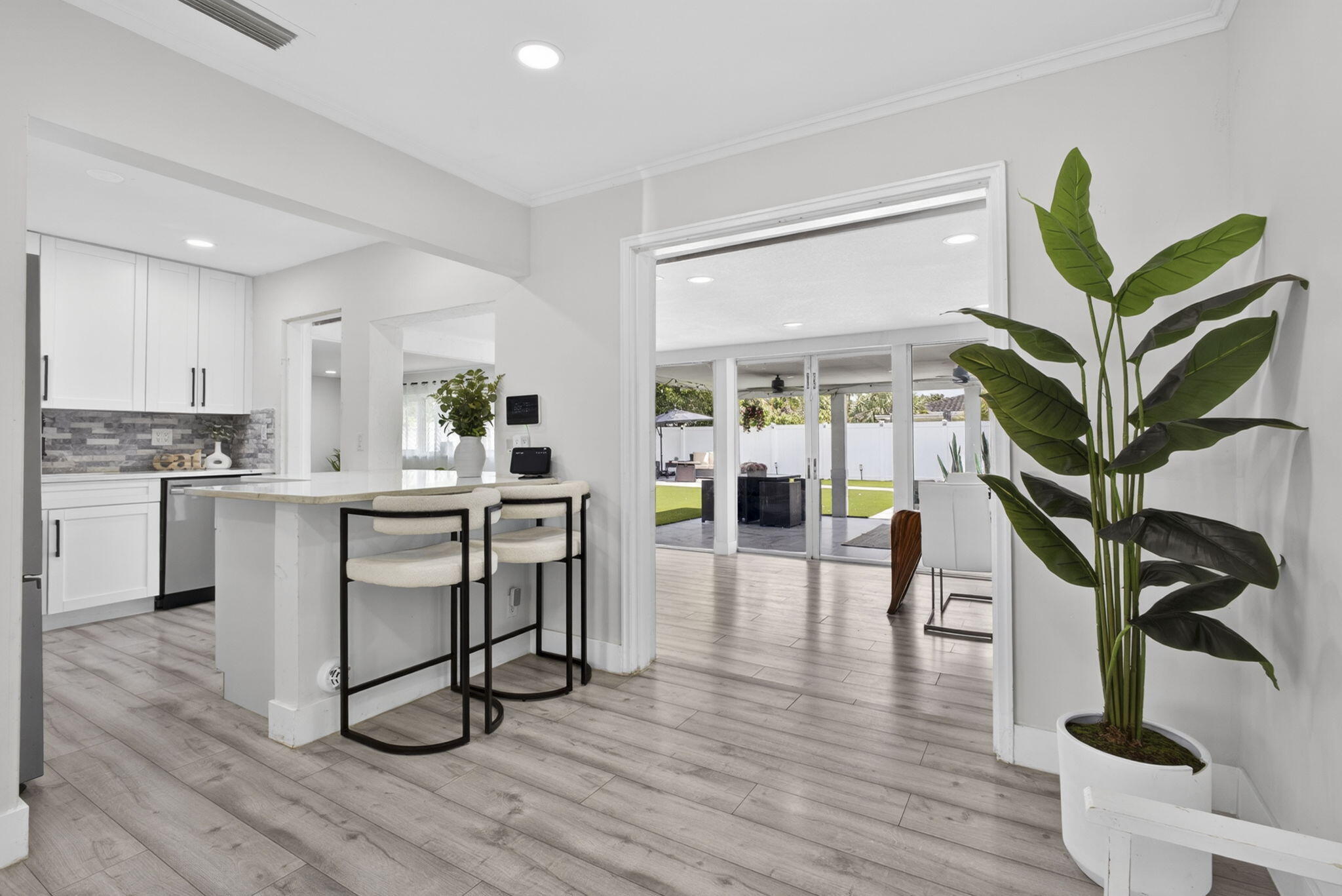326 Alhambra West Palm Beach, FL 33405