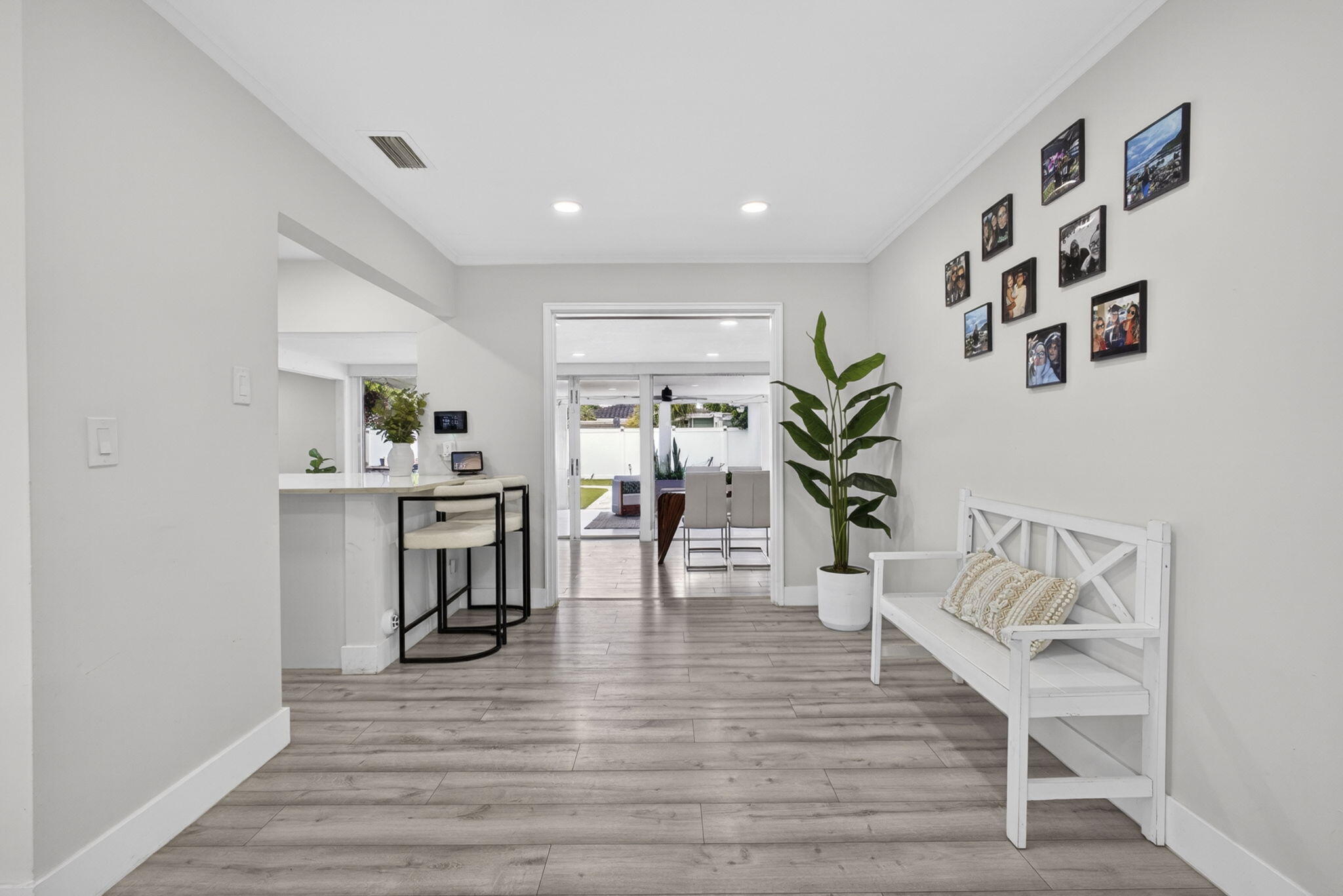 326 Alhambra West Palm Beach, FL 33405