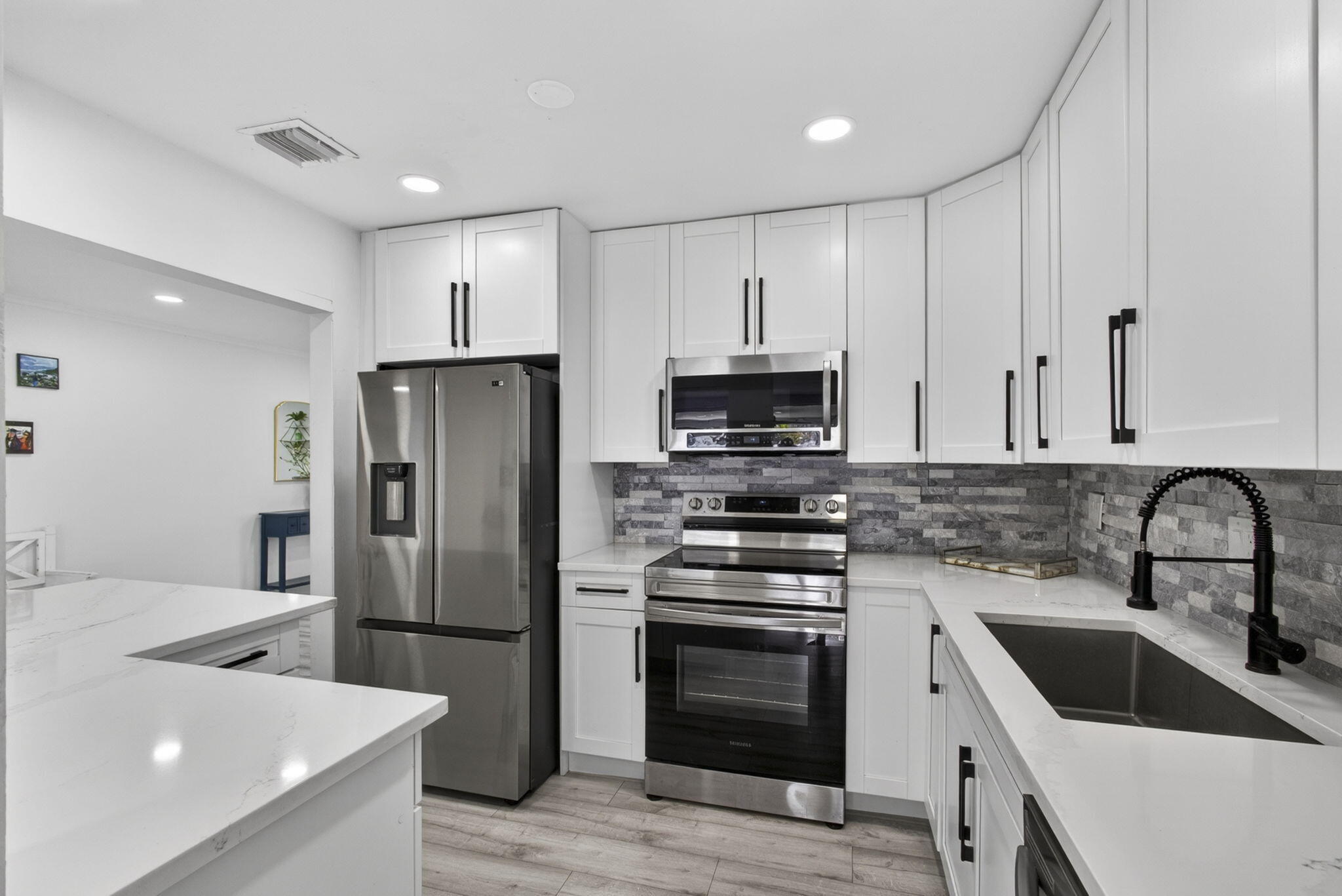 326 Alhambra West Palm Beach, FL 33405