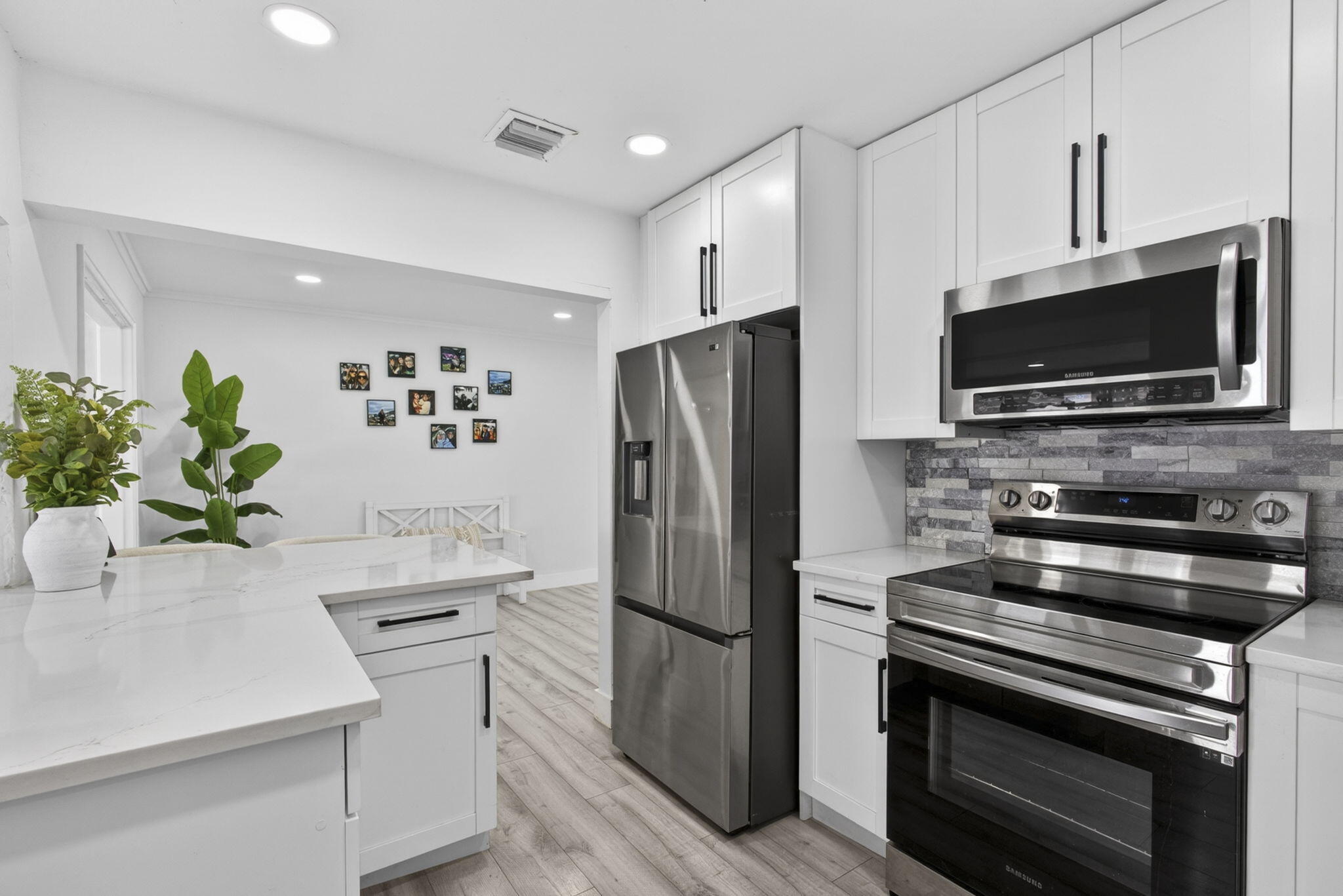 326 Alhambra West Palm Beach, FL 33405