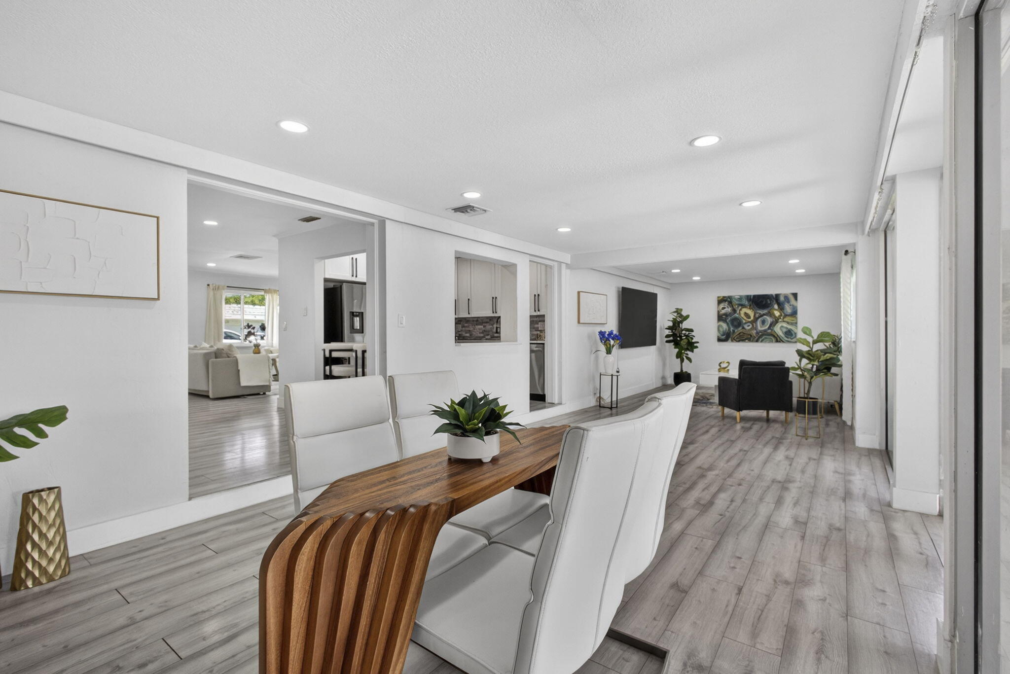 326 Alhambra West Palm Beach, FL 33405