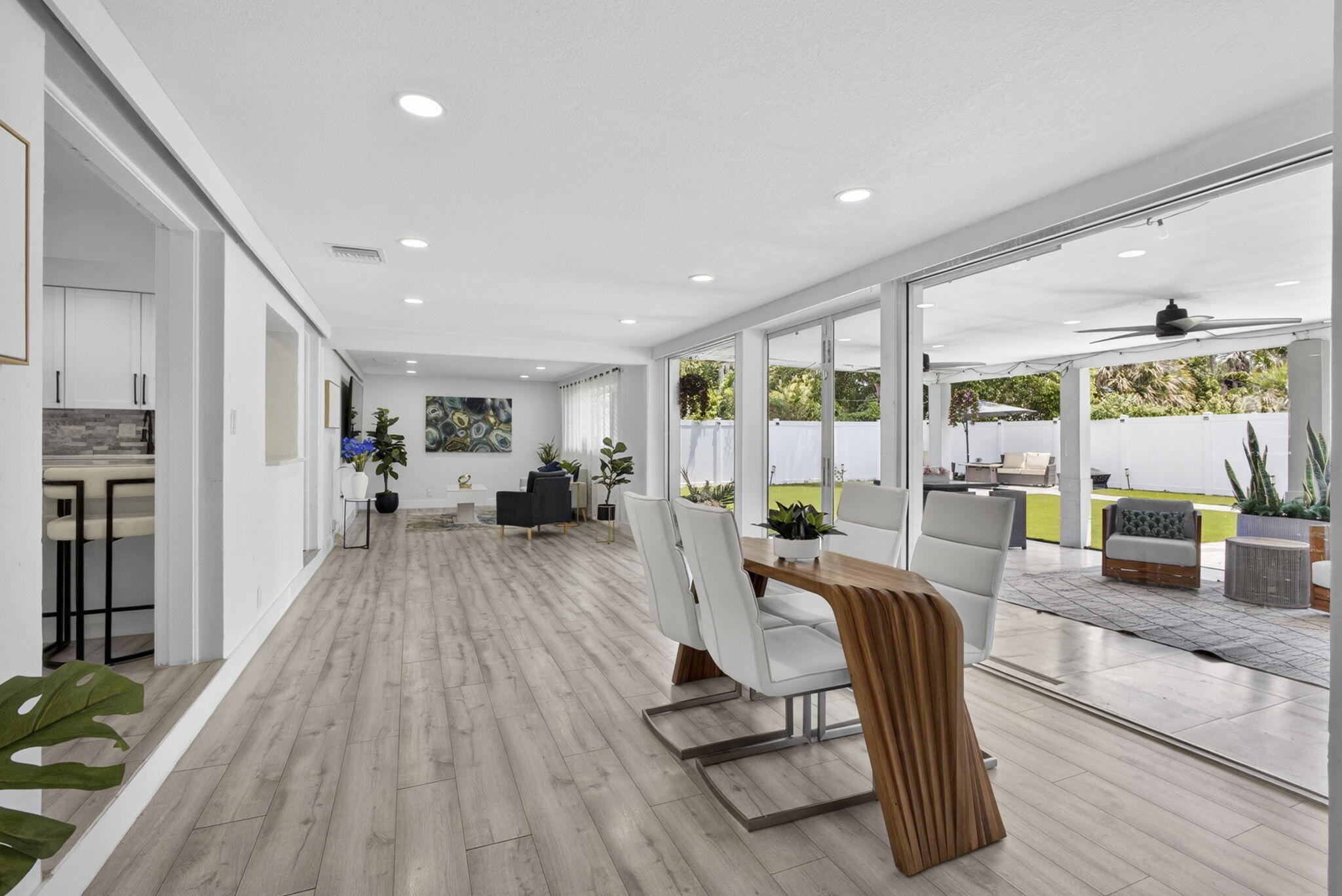 326 Alhambra West Palm Beach, FL 33405