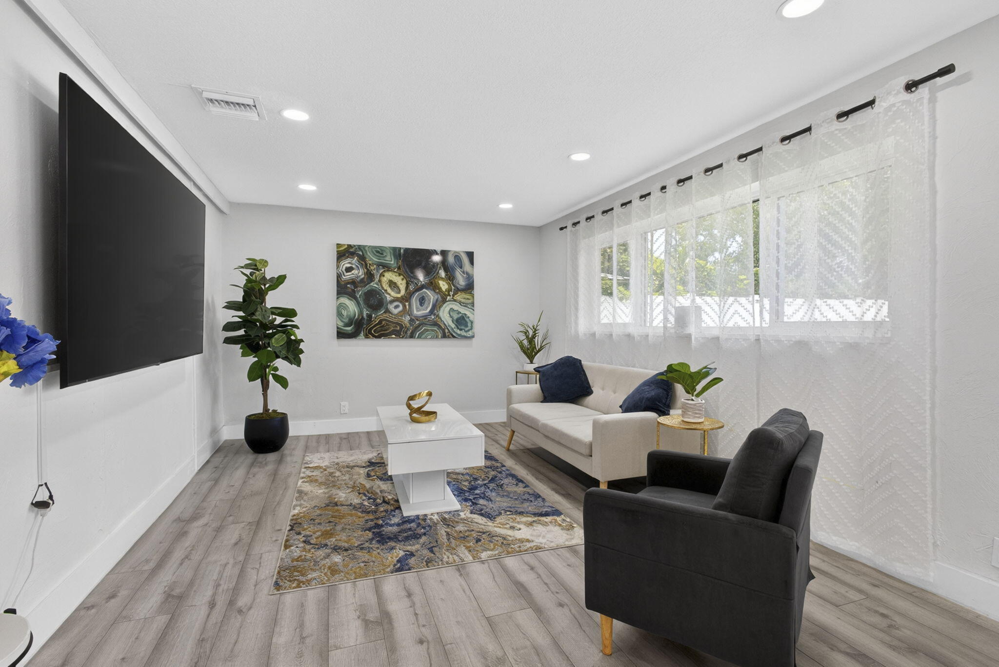 326 Alhambra West Palm Beach, FL 33405