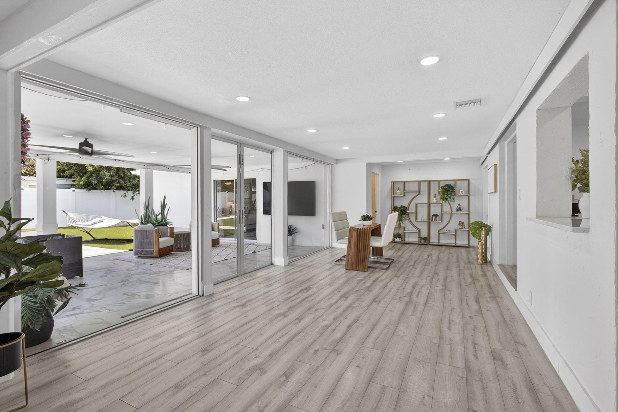326 Alhambra West Palm Beach, FL 33405