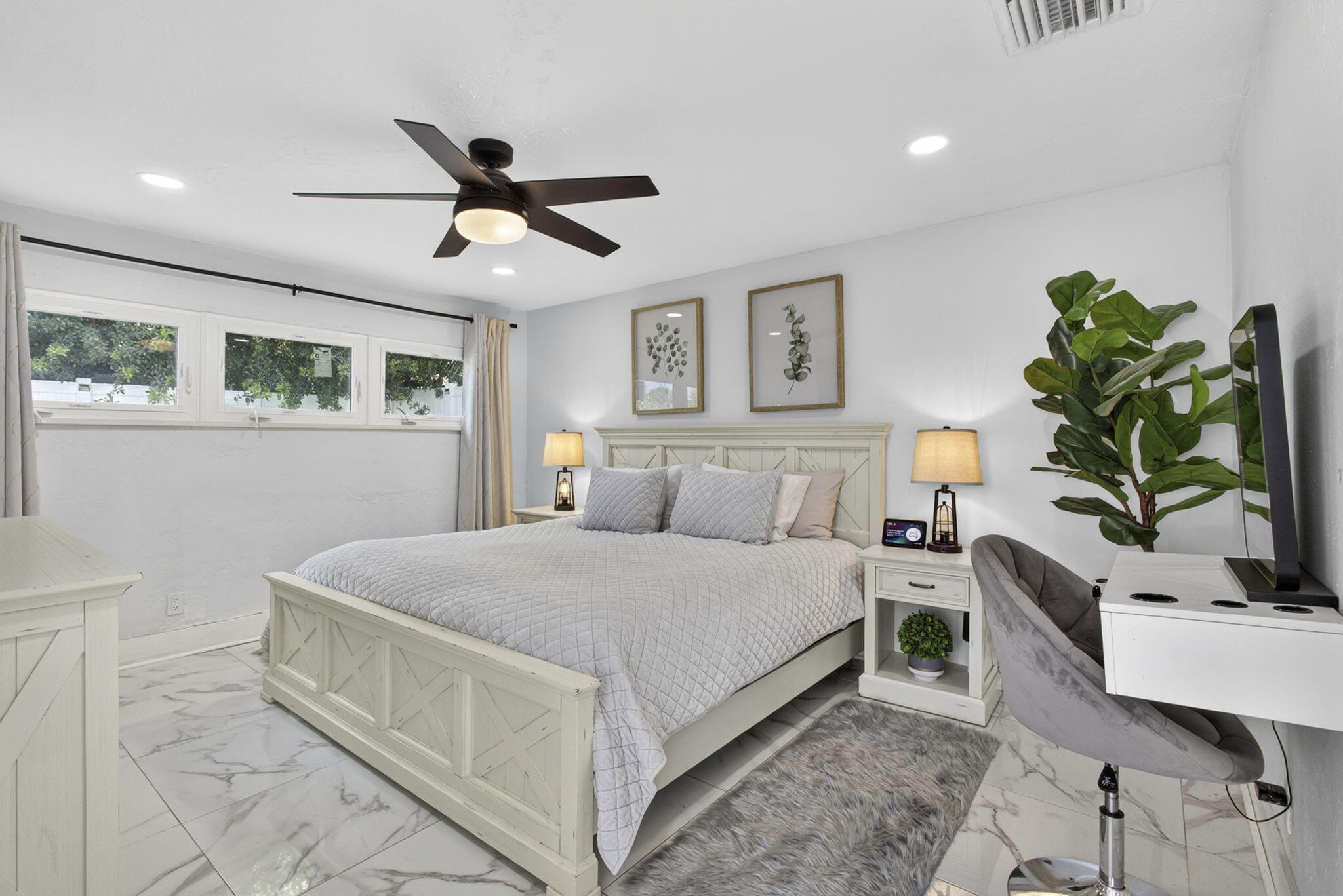 326 Alhambra West Palm Beach, FL 33405