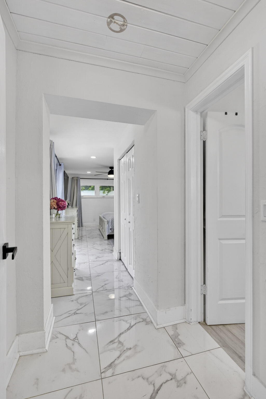 326 Alhambra West Palm Beach, FL 33405