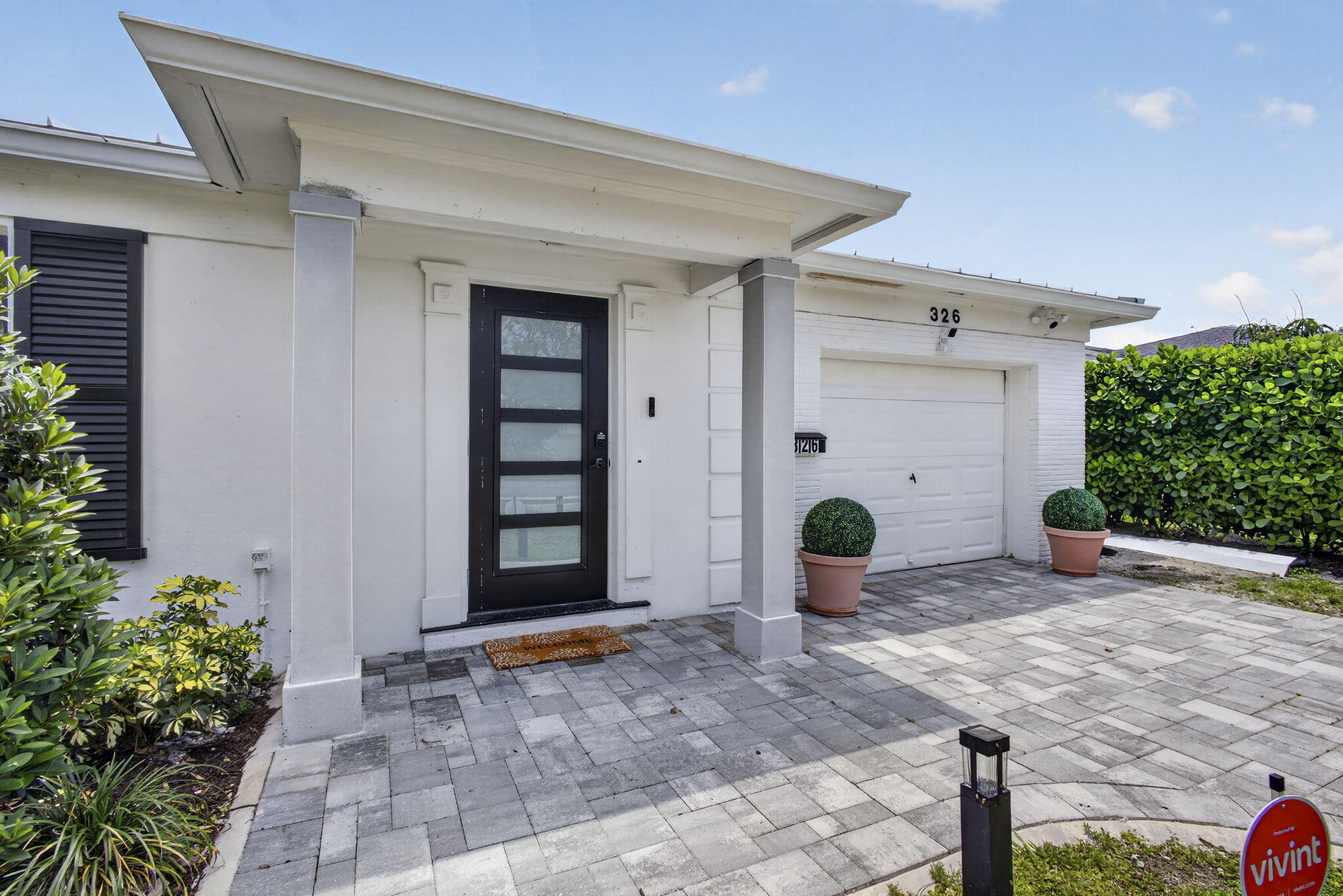 326 Alhambra West Palm Beach, FL 33405