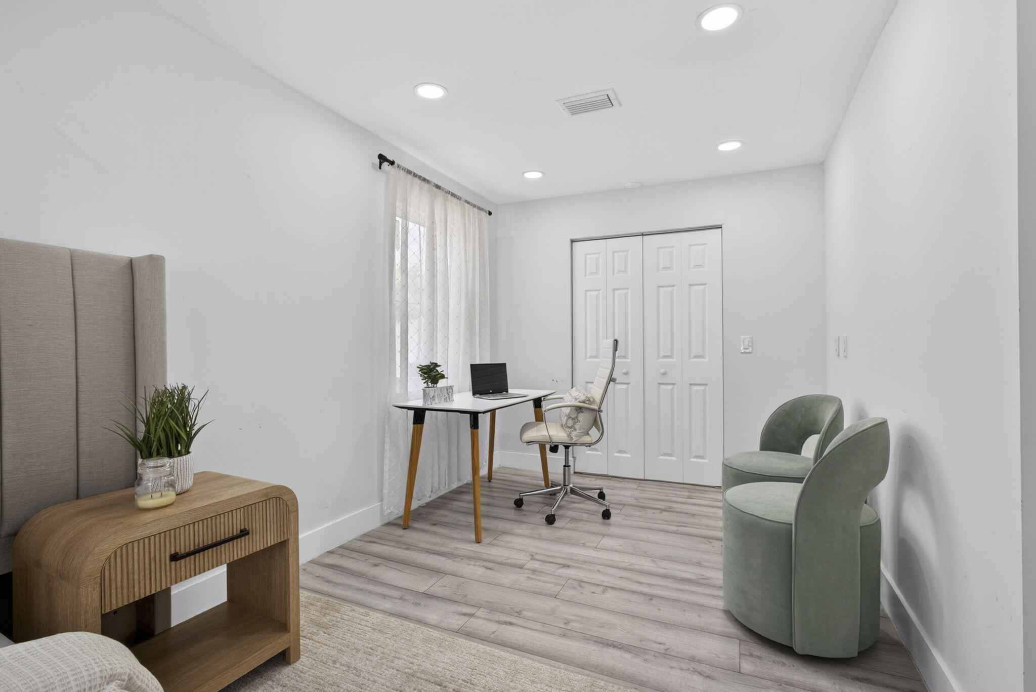 326 Alhambra West Palm Beach, FL 33405