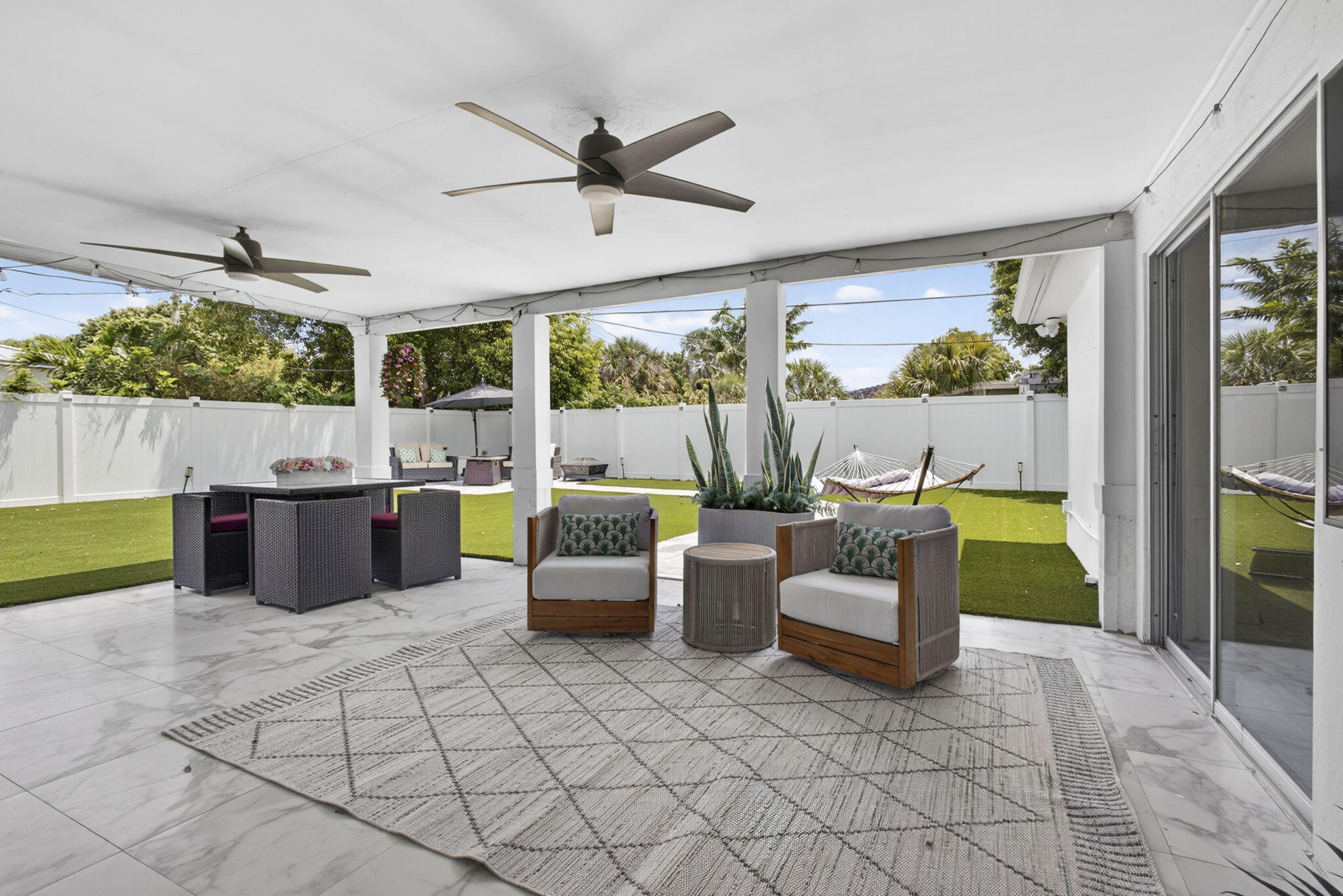 326 Alhambra West Palm Beach, FL 33405
