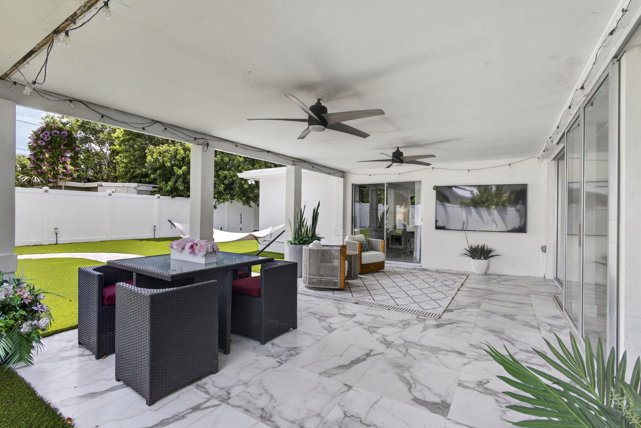 326 Alhambra West Palm Beach, FL 33405