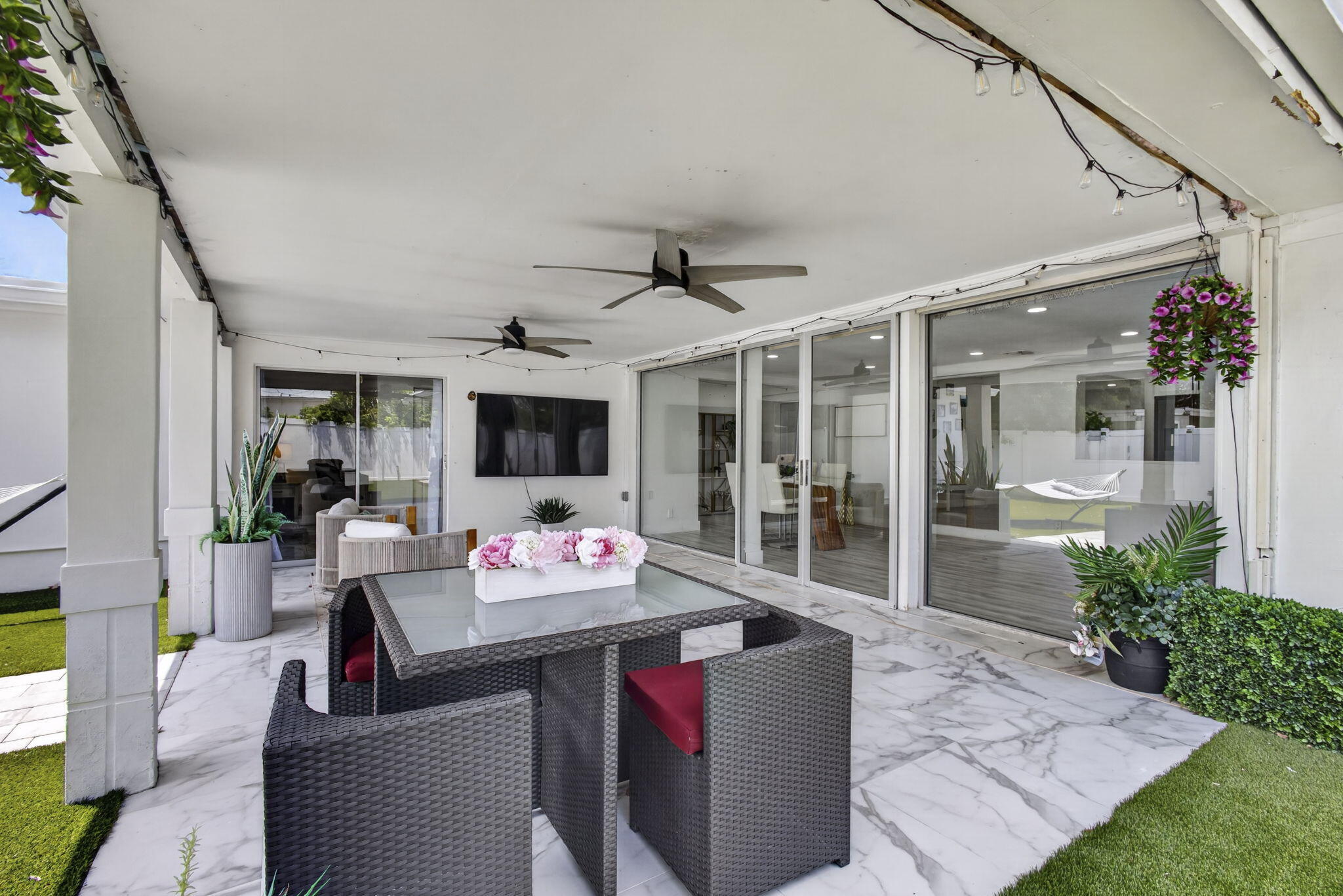 326 Alhambra West Palm Beach, FL 33405