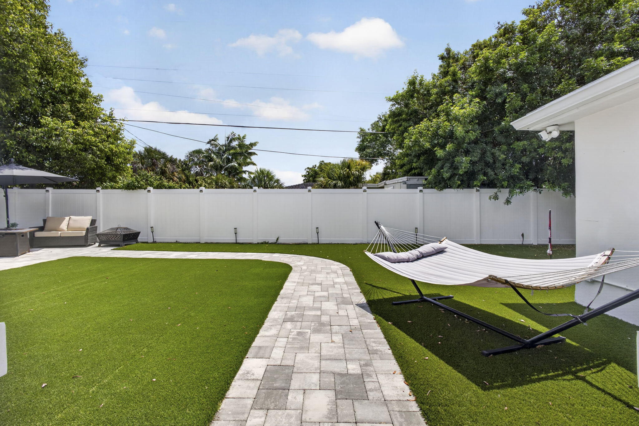 326 Alhambra West Palm Beach, FL 33405