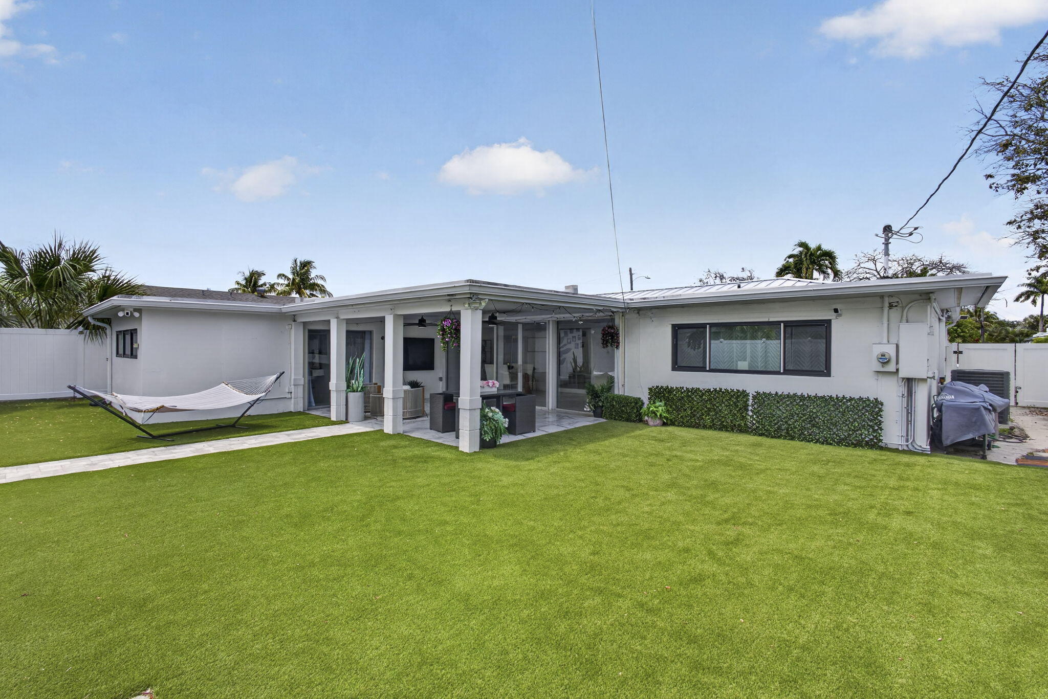 326 Alhambra West Palm Beach, FL 33405