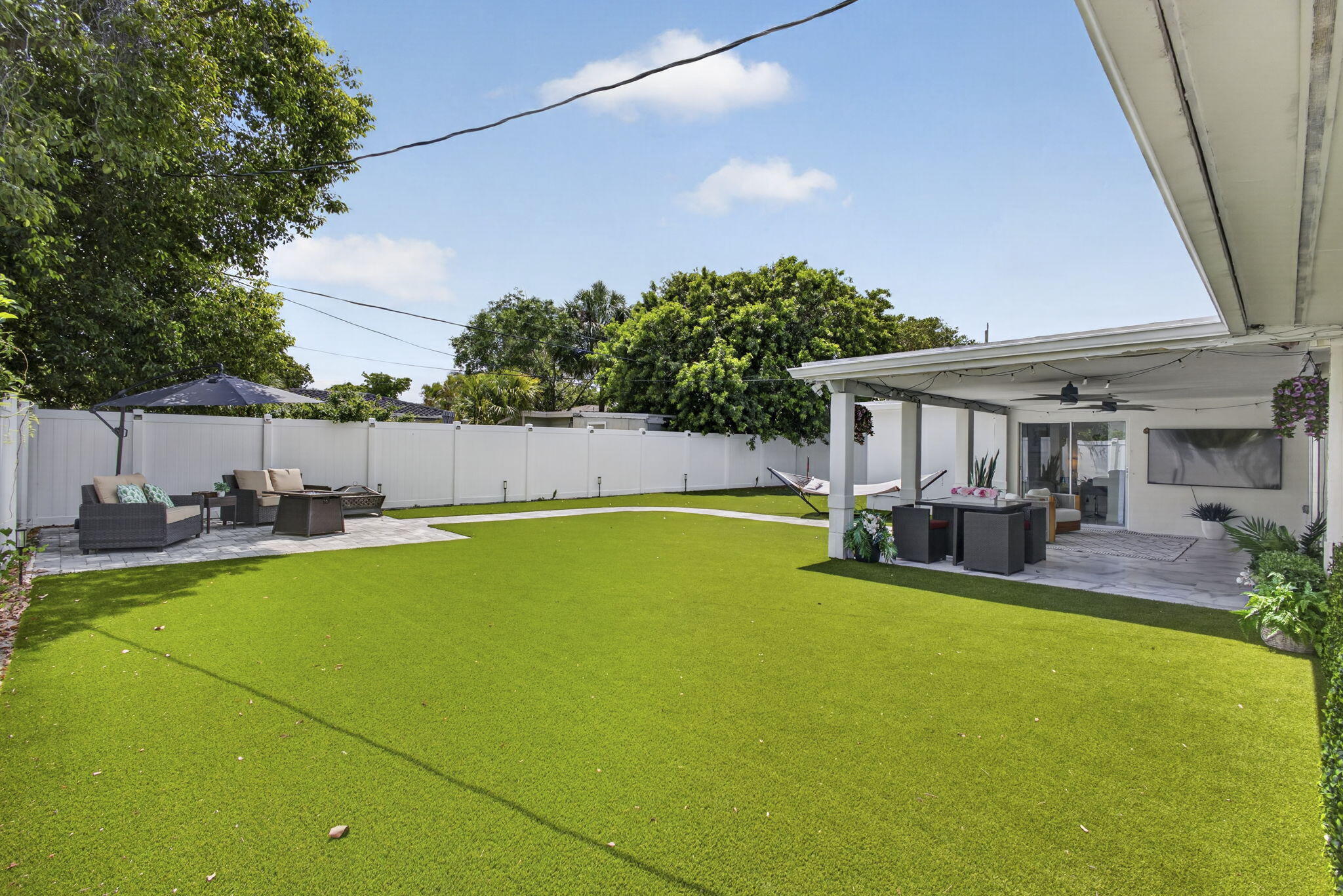 326 Alhambra West Palm Beach, FL 33405