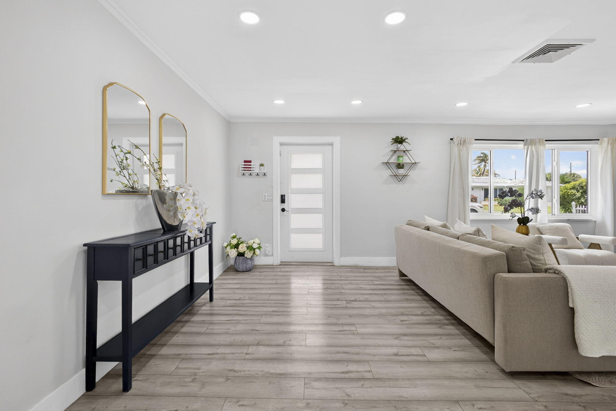 326 Alhambra West Palm Beach, FL 33405