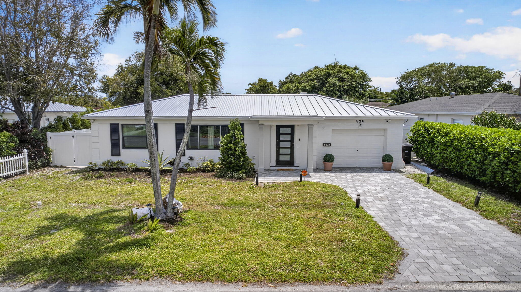 326 Alhambra West Palm Beach, FL 33405
