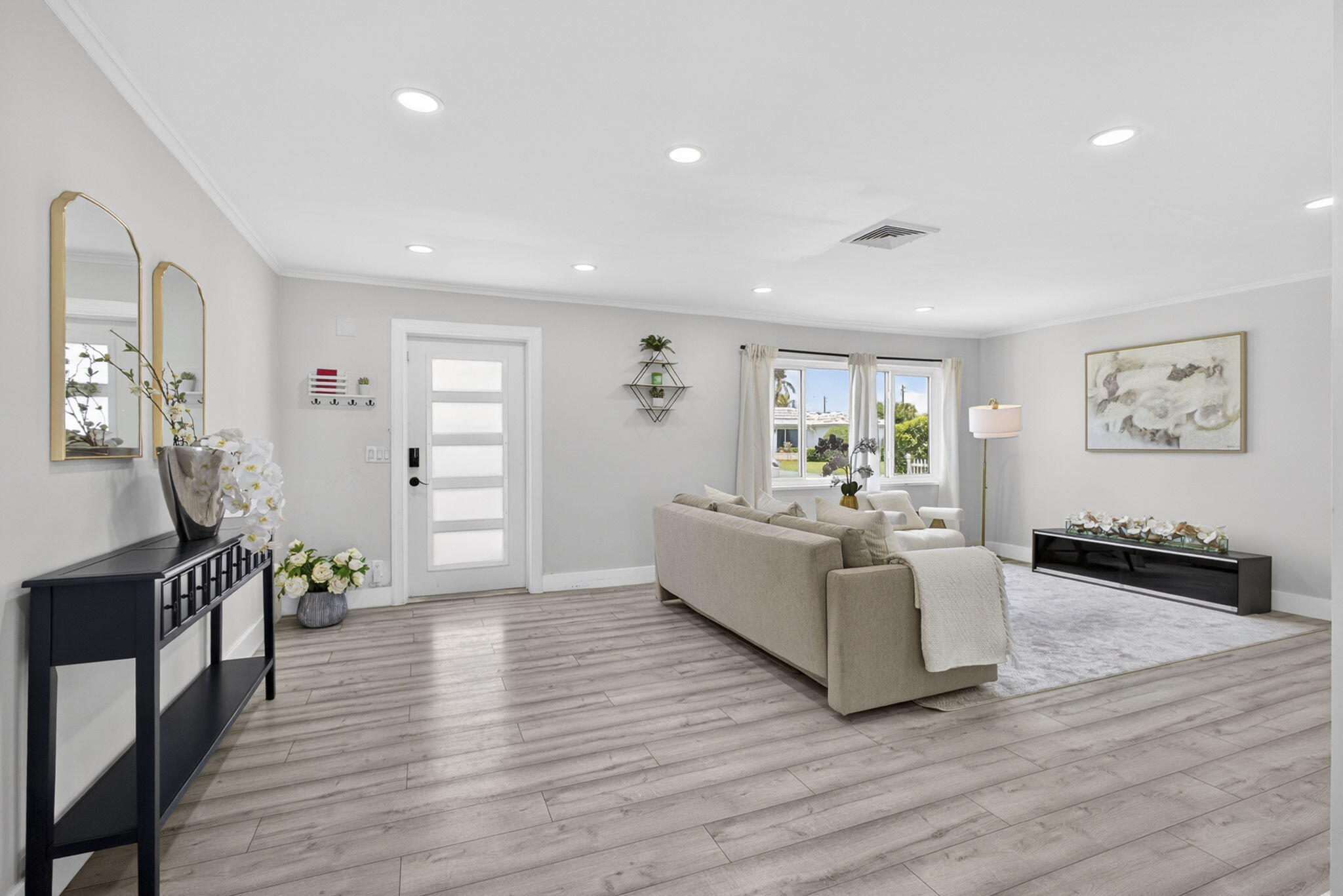 326 Alhambra West Palm Beach, FL 33405