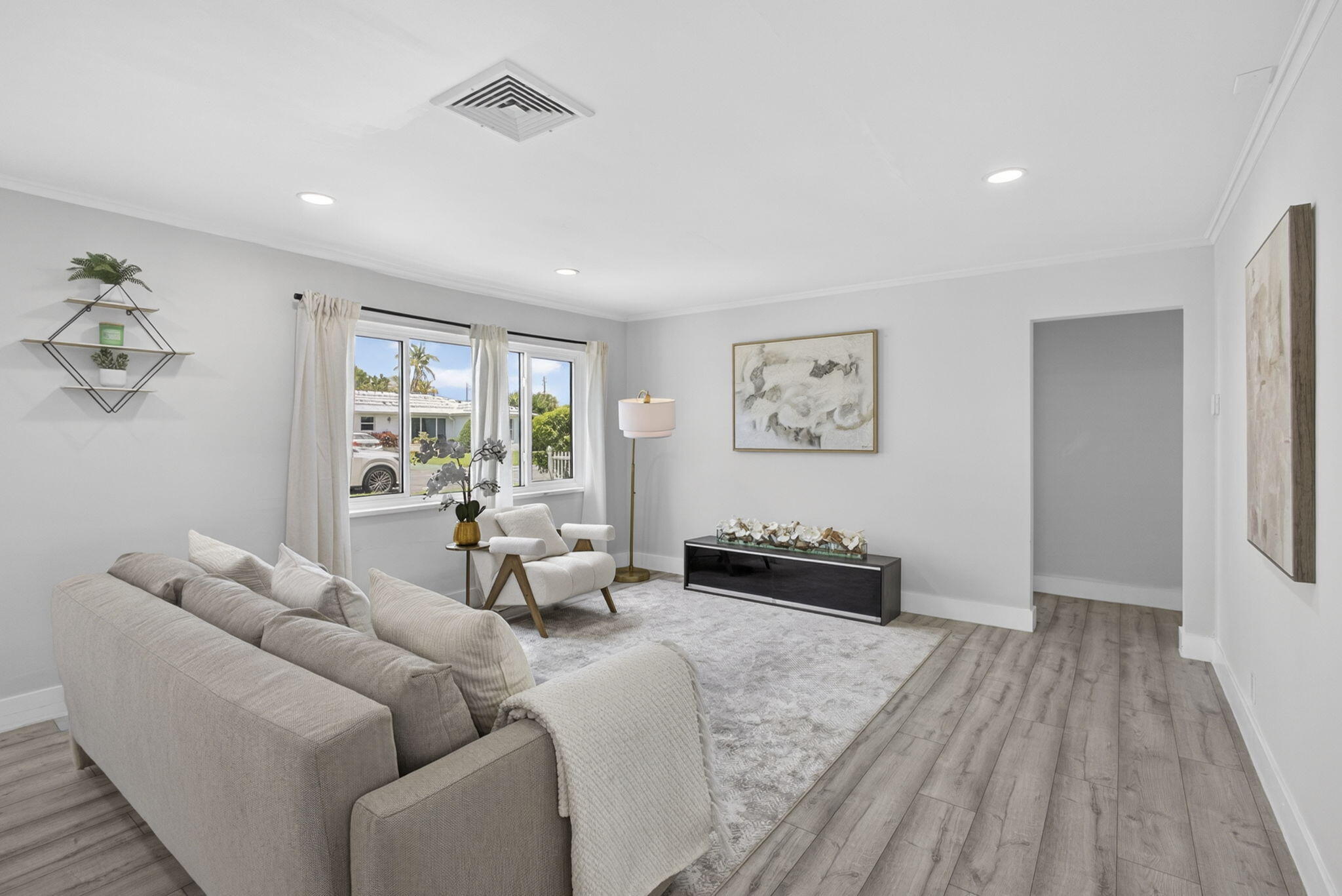 326 Alhambra West Palm Beach, FL 33405